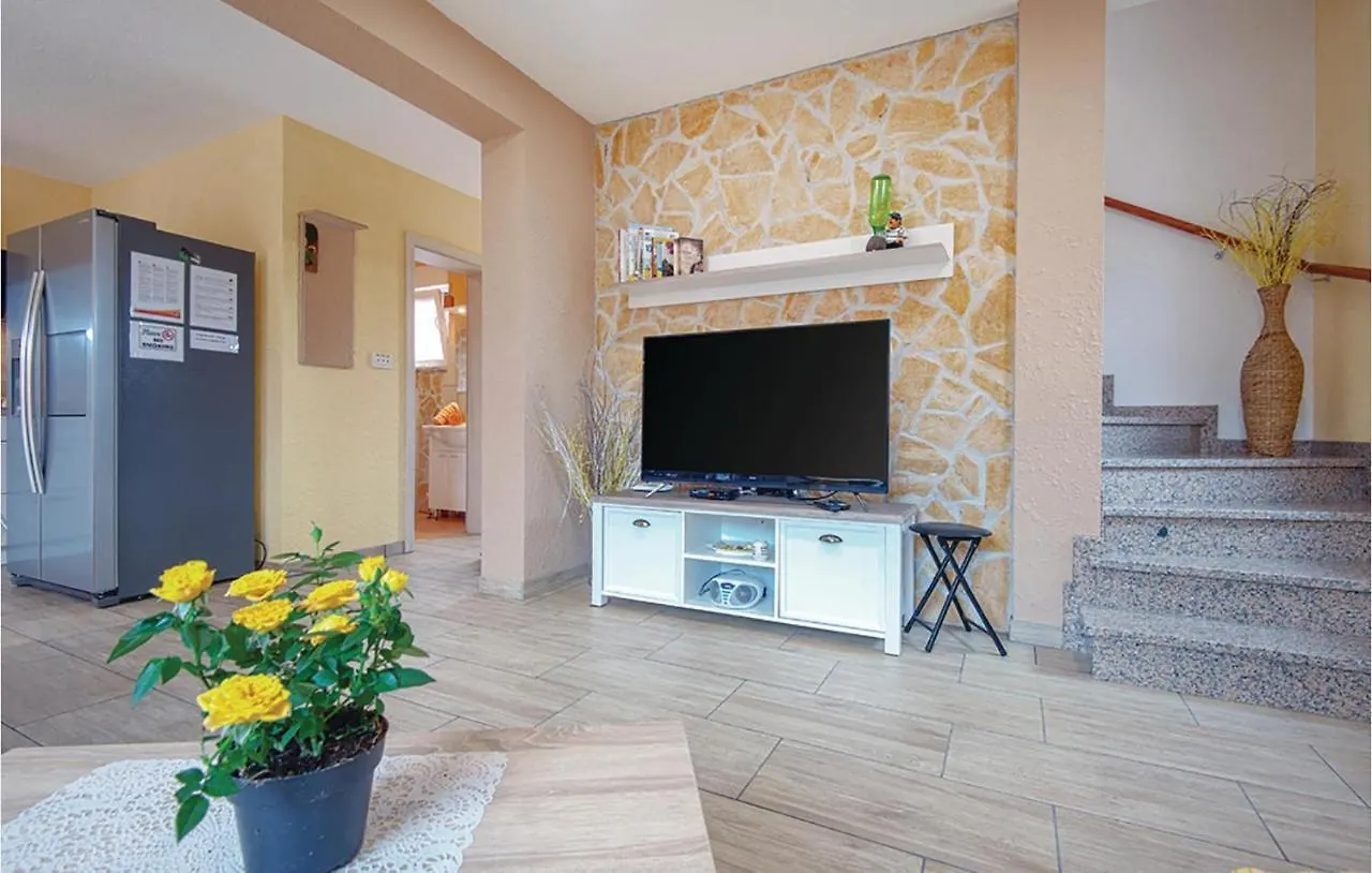 Cozy Home In Betiga With Wifi Barbariga Holiday home
