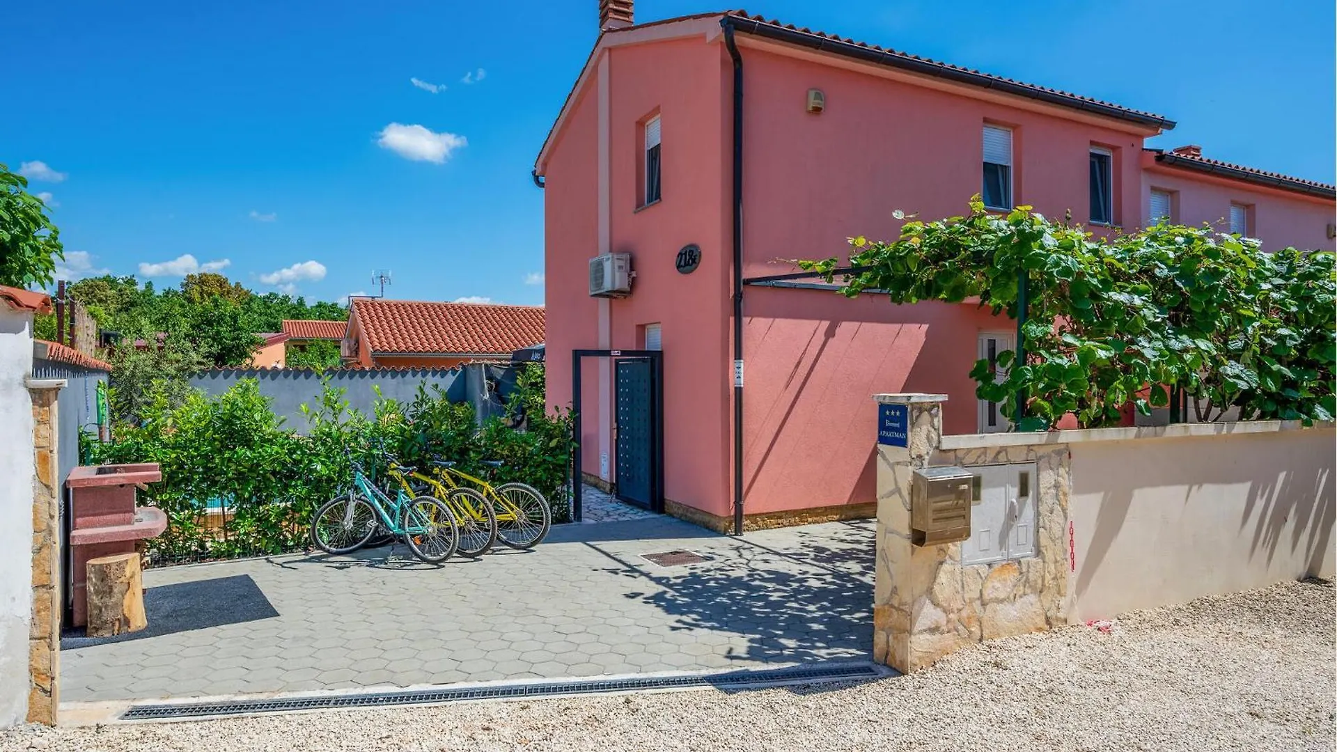 Holiday home Cozy Home In Betiga With Wifi Barbariga Croatia